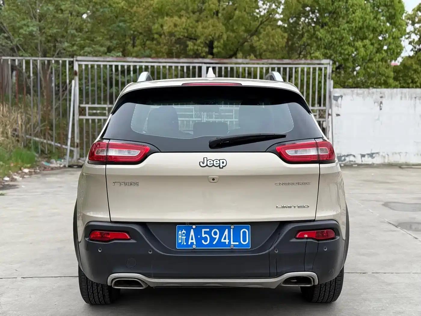 Jeep Cherokee 2017 2.4L Leading Edition — миниатюра 10
