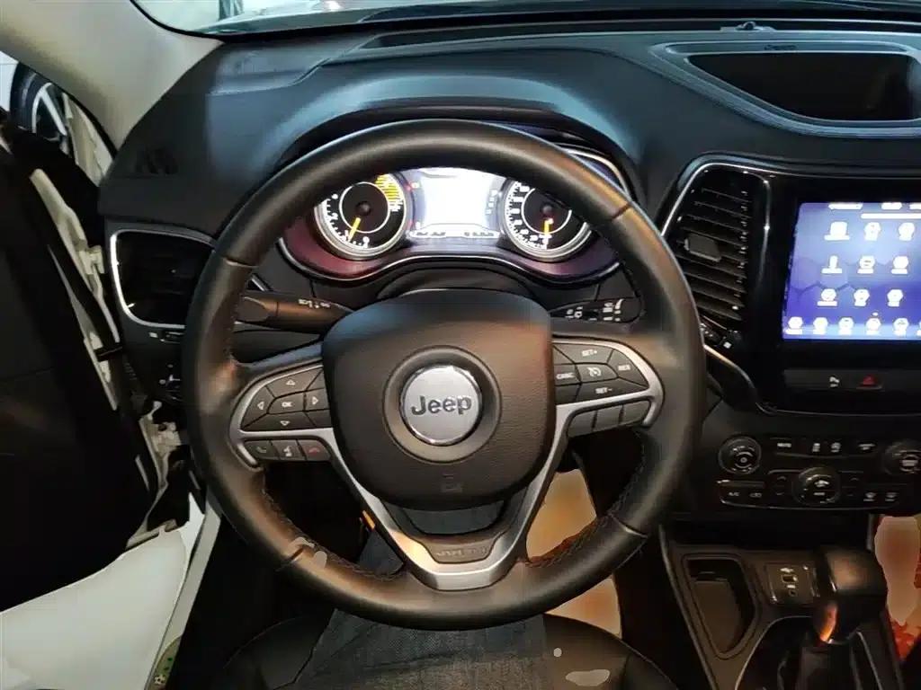 Jeep Cherokee 2019 2.0T 2WD Smart Edition (China VI Emission Standard) — миниатюра 11