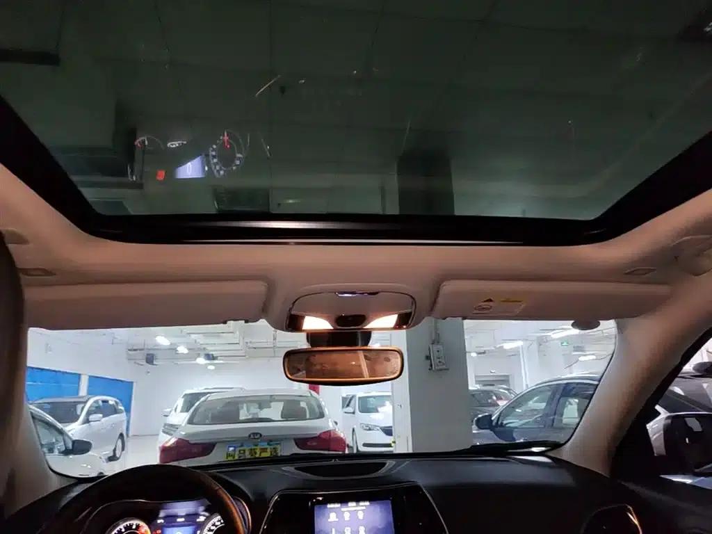 Jeep Cherokee 2019 2.0T 2WD Smart Edition (China VI Emission Standard) — миниатюра 18