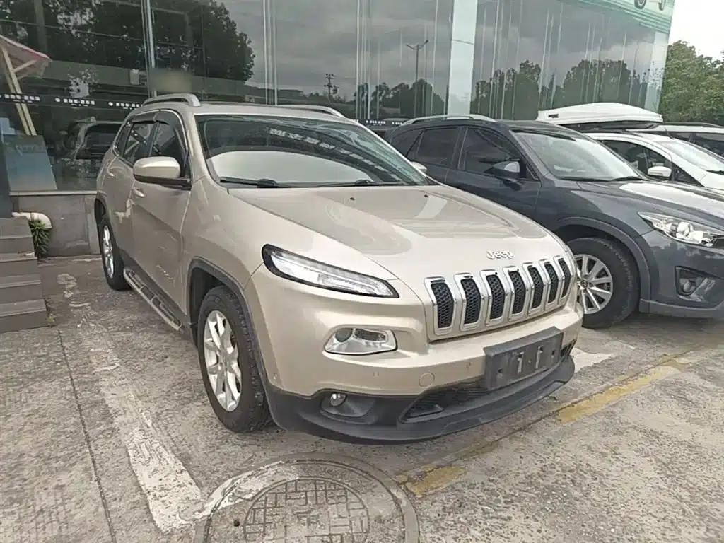 Jeep Cherokee 2016 2.4L Leading Edition — миниатюра 4