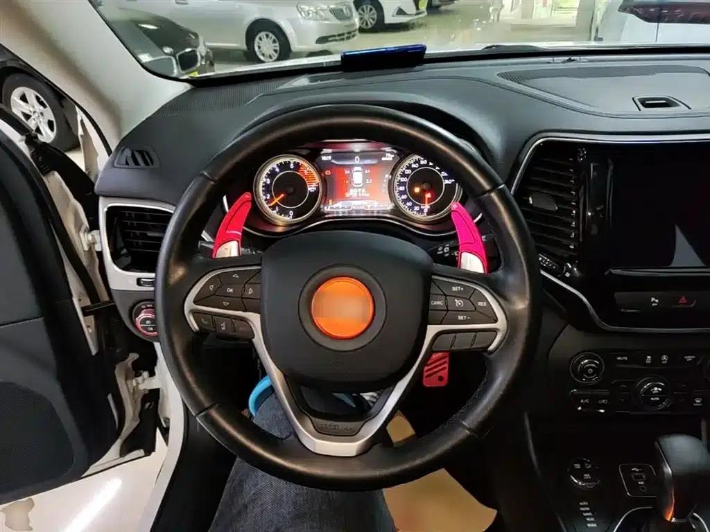 Jeep Cherokee 2019 2.0T 2WD Smart Edition (National V Emission Standard) — миниатюра 11