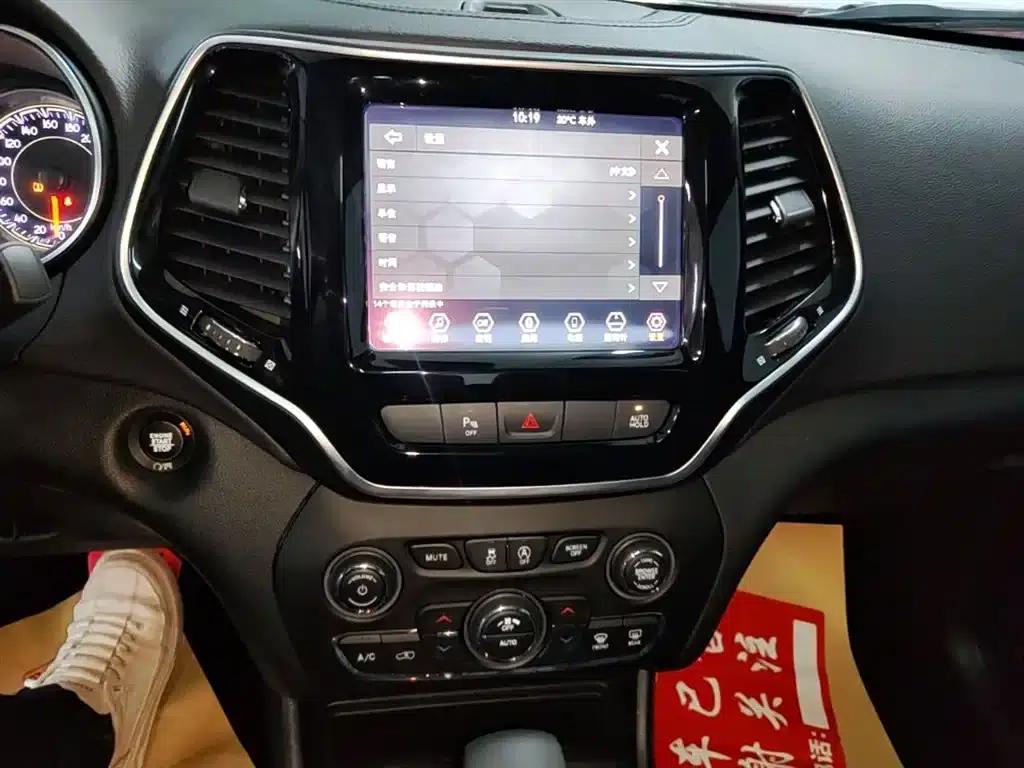 Jeep Cherokee 2019 2.0T 2WD Smart Edition (National V Emission Standard) — миниатюра 13