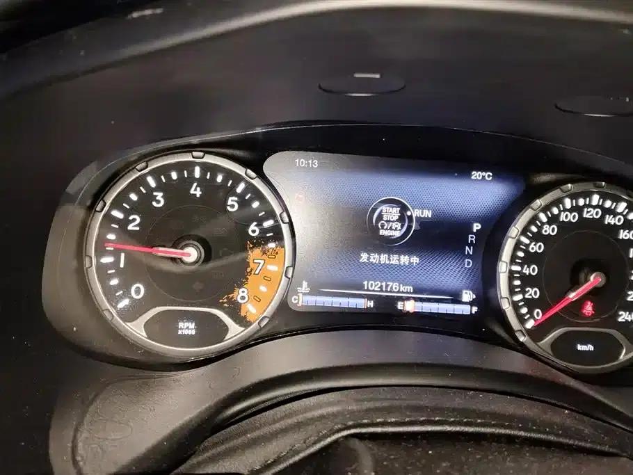 Jeep Renegade 2017 180TS Automatic 4WD All-Round Edition — миниатюра 14