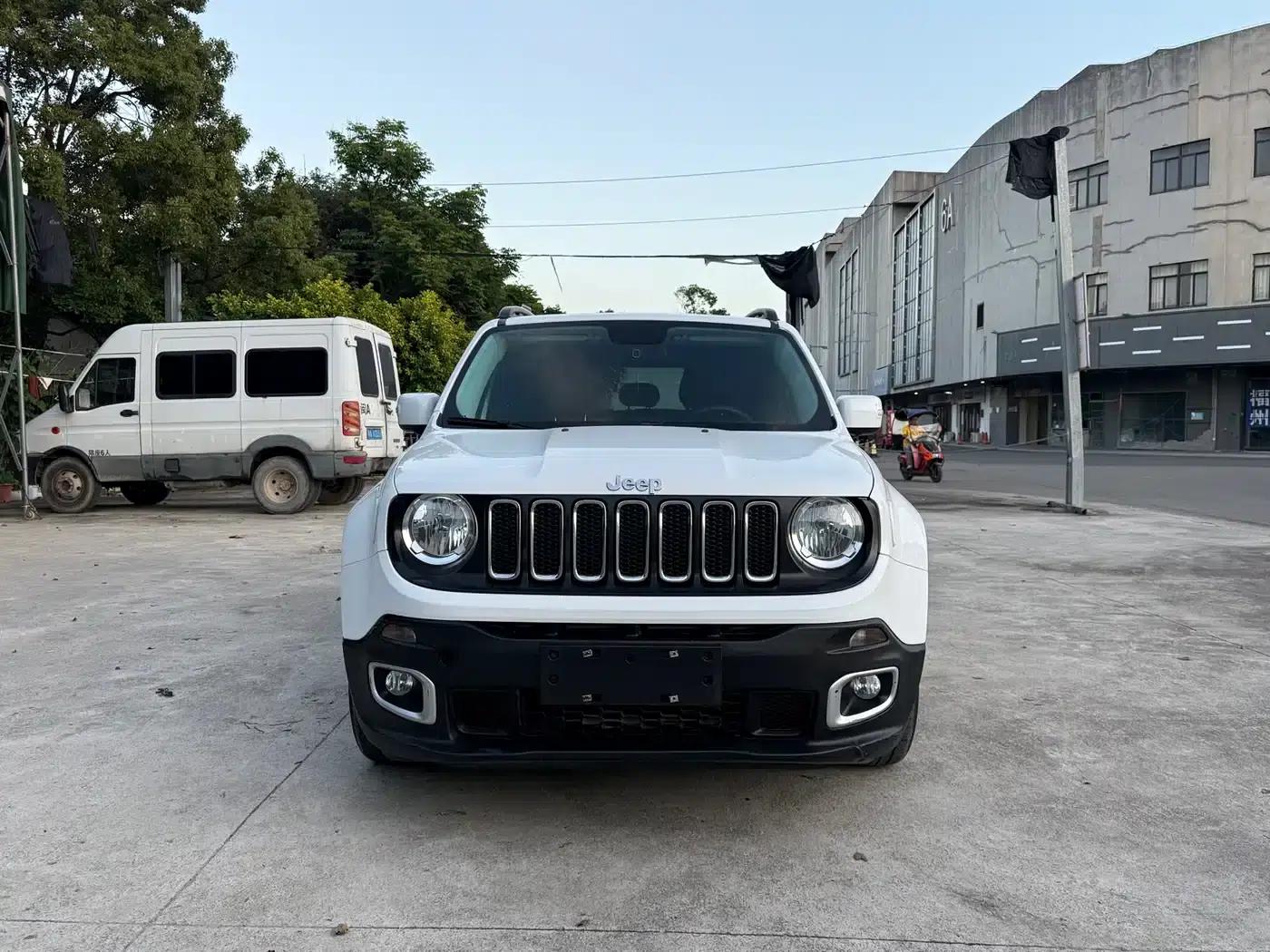Jeep Renegade 2016 1.4T Automatic Performance Edition — миниатюра 2