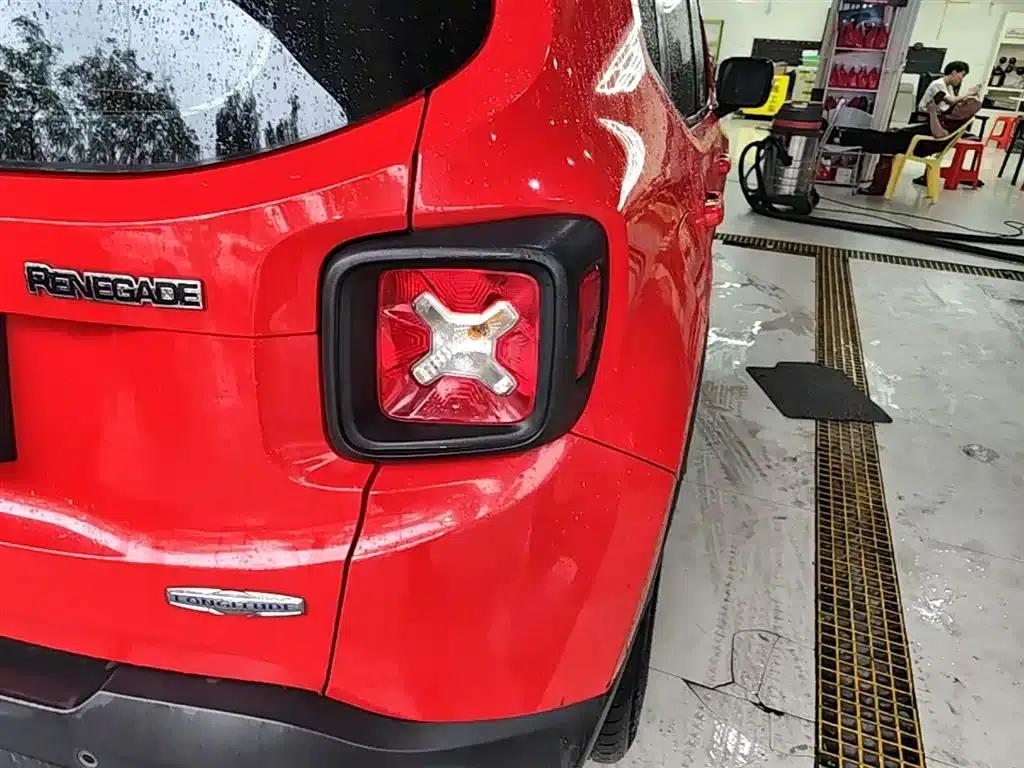 Jeep Renegade 2018 Connected Large Screen Edition 180T Automatic High-Performance Edition — миниатюра 8