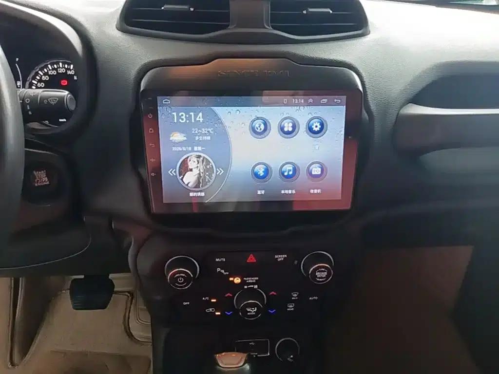 Jeep Renegade 2018 Connected Large Screen Edition 180T Automatic Power Edition — миниатюра 13