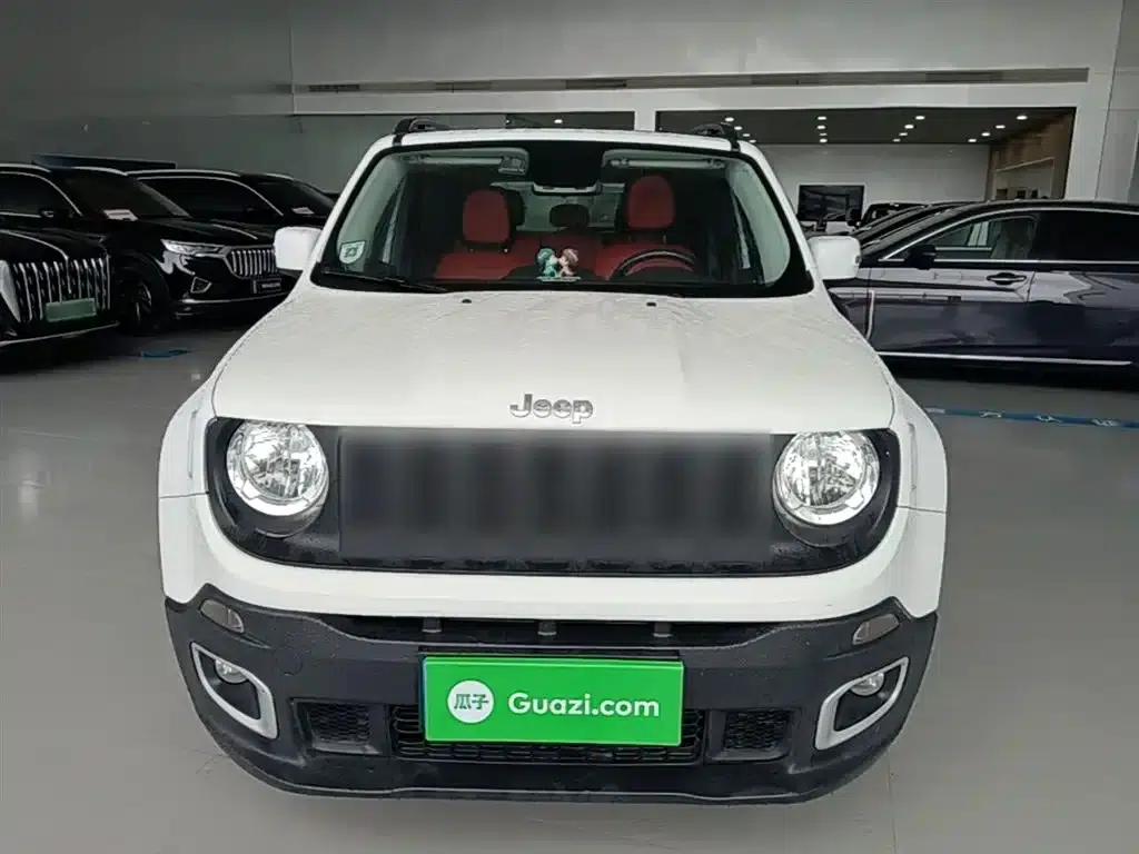 Jeep Renegade 2018 Connected Large Screen Edition 180T Automatic Power Edition — миниатюра 3
