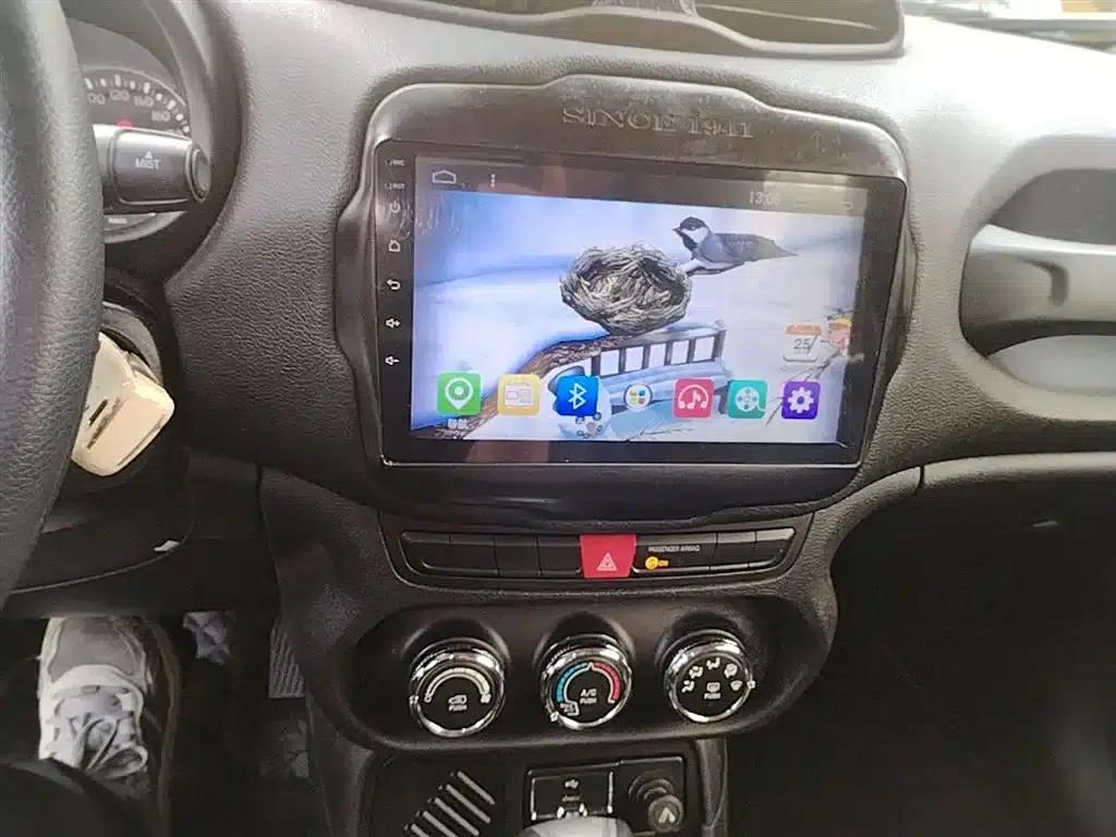 Jeep Renegade 2017 180T Automatic Dynamic Edition+ — миниатюра 13