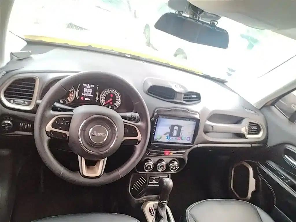 Jeep Renegade 2017 180T Automatic Dynamic Edition+ — миниатюра 10