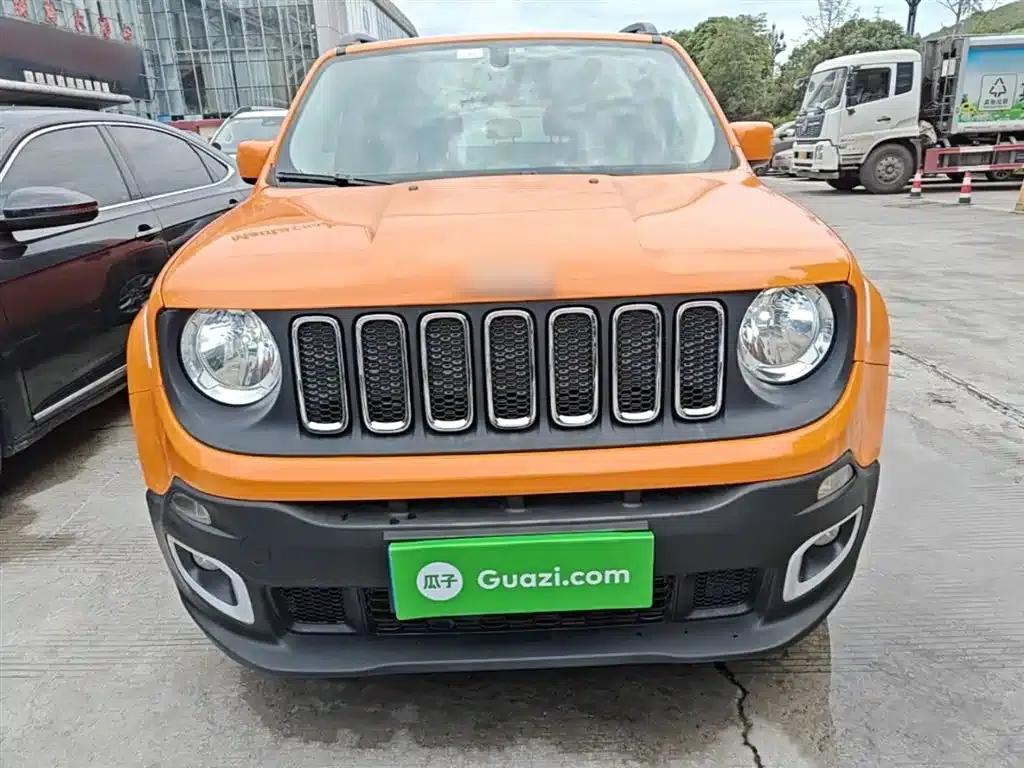 Jeep Renegade 2018 Connected Large Screen Edition 180T Automatic High-Performance Edition — миниатюра 3