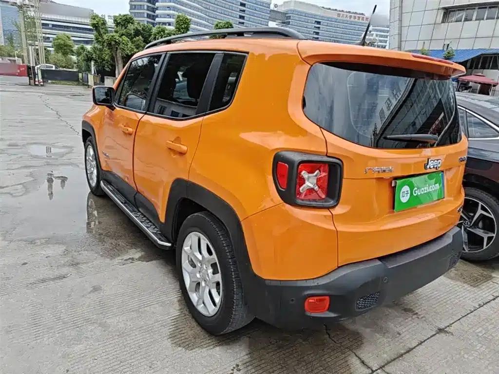 Jeep Renegade 2018 Connected Large Screen Edition 180T Automatic High-Performance Edition — миниатюра 5
