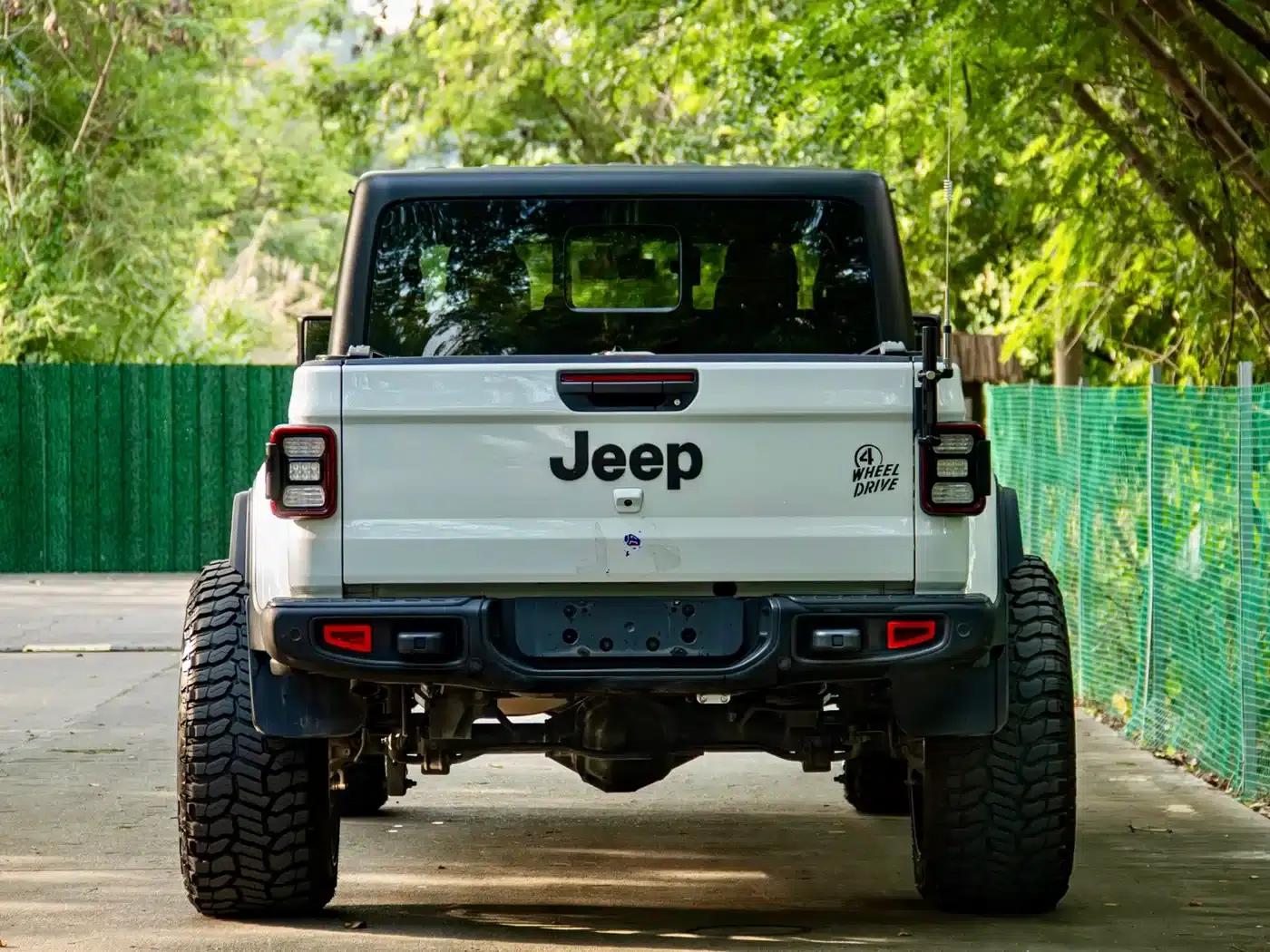 Gladiator 2022 3.6L First Edition — миниатюра 9