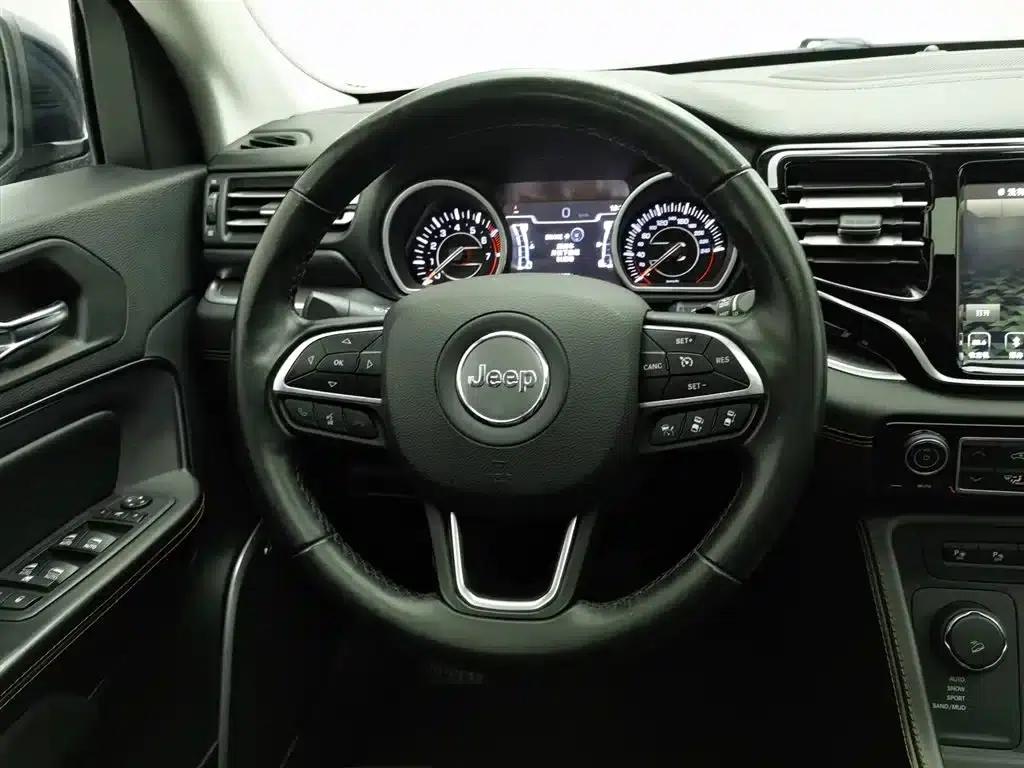 Grand Commander 2018 2.0T 4WD Premium Edition (National V Emission Standard) — миниатюра 11