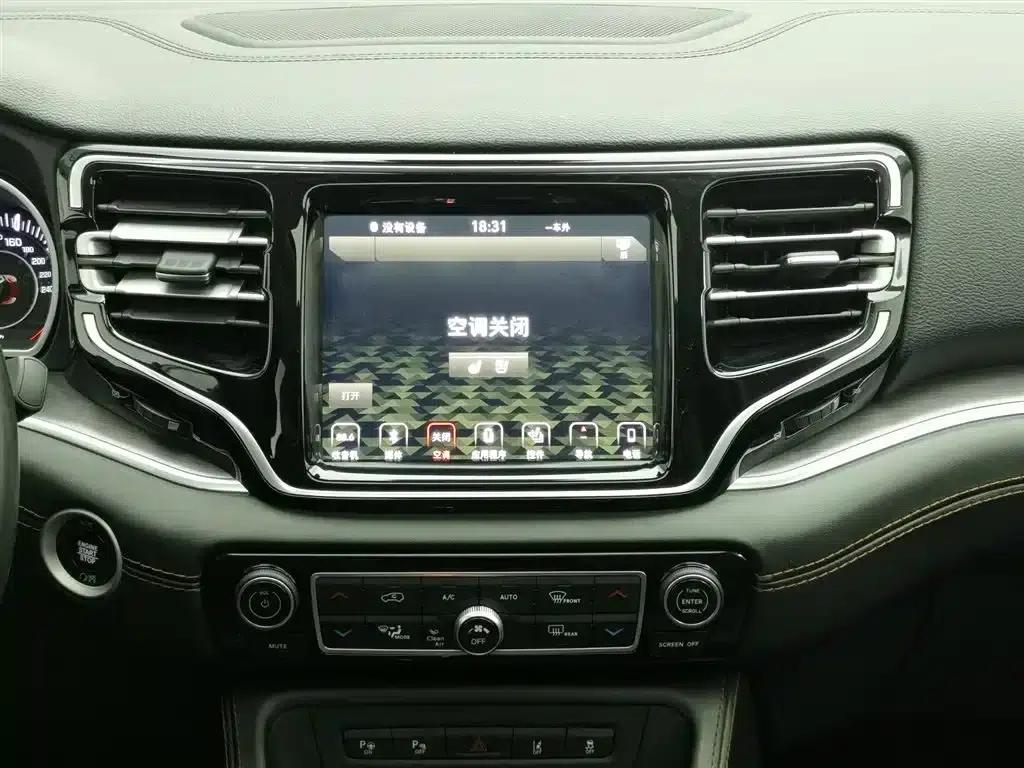 Grand Commander 2018 2.0T 4WD Premium Edition (National V Emission Standard) — миниатюра 12