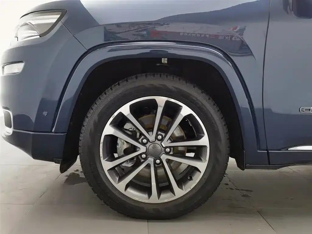 Grand Commander 2018 2.0T 4WD Premium Edition (National V Emission Standard) — миниатюра 17
