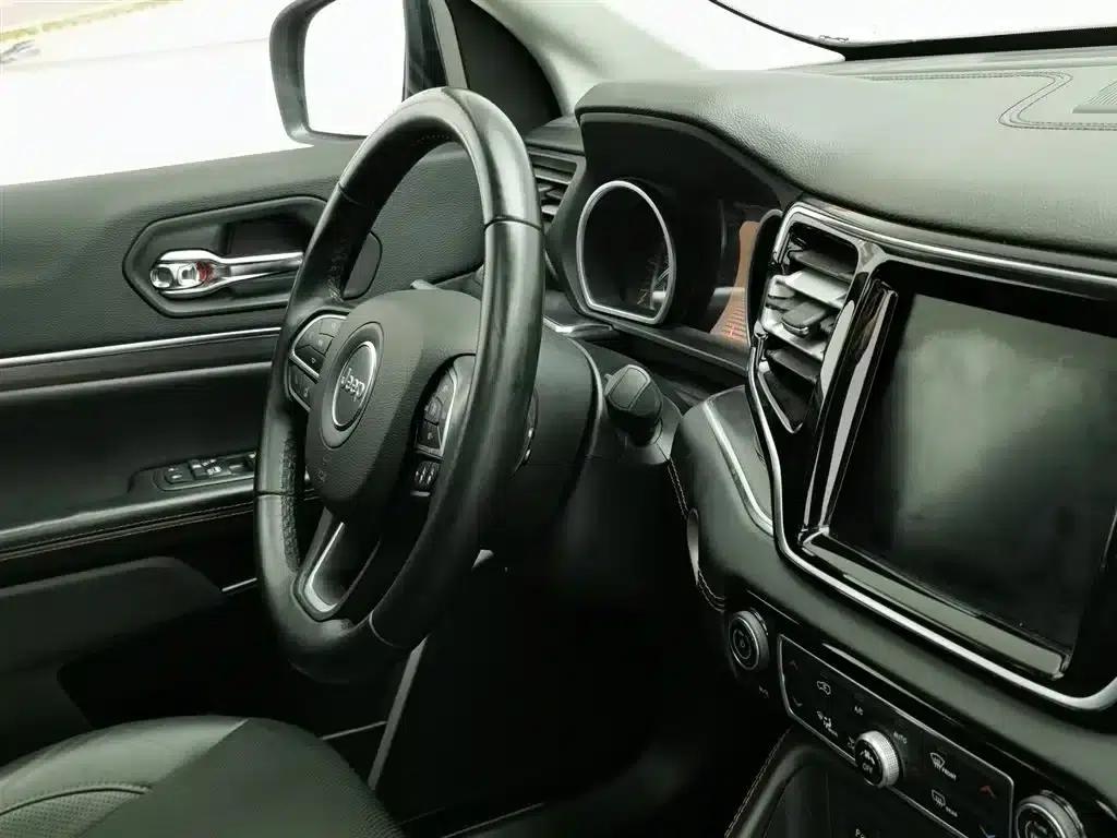 Grand Commander 2018 2.0T 4WD Premium Edition (National V Emission Standard) — миниатюра 22