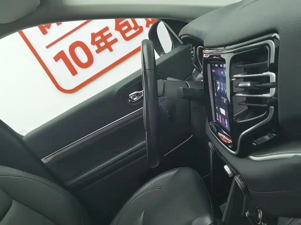 Grand Commander 2022 2.0T 2WD Luxury Edition — миниатюра 22