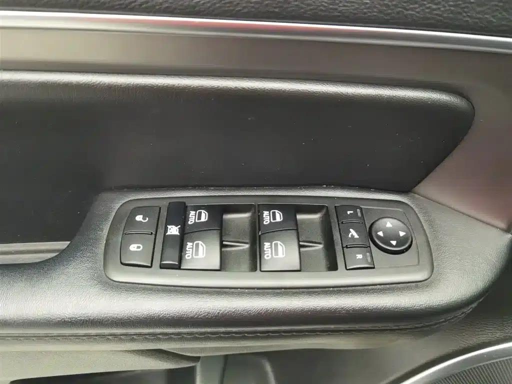 Grand Commander 2022 2.0T 2WD Luxury Edition — миниатюра 9
