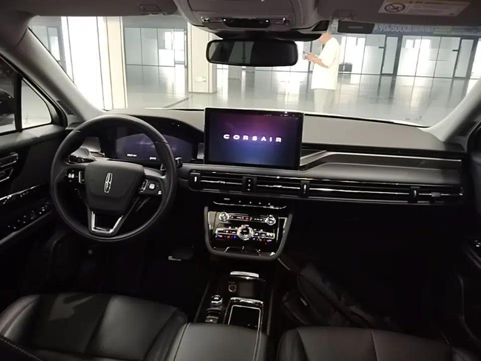 Lincoln Corsair 2022 2.0T Two-Wheel Drive Deluxe Edition — миниатюра 13
