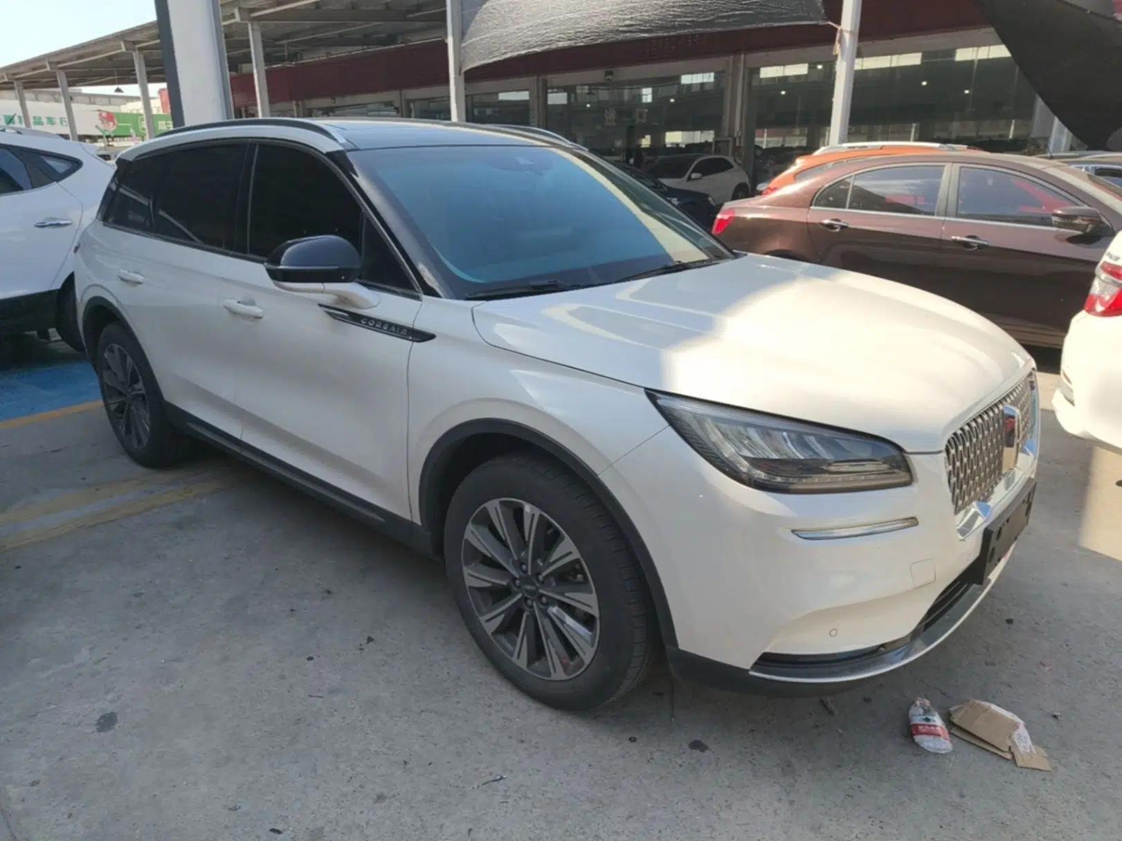 Lincoln Corsair 2022 2.0T Two-Wheel Drive Luxury Edition — миниатюра 3