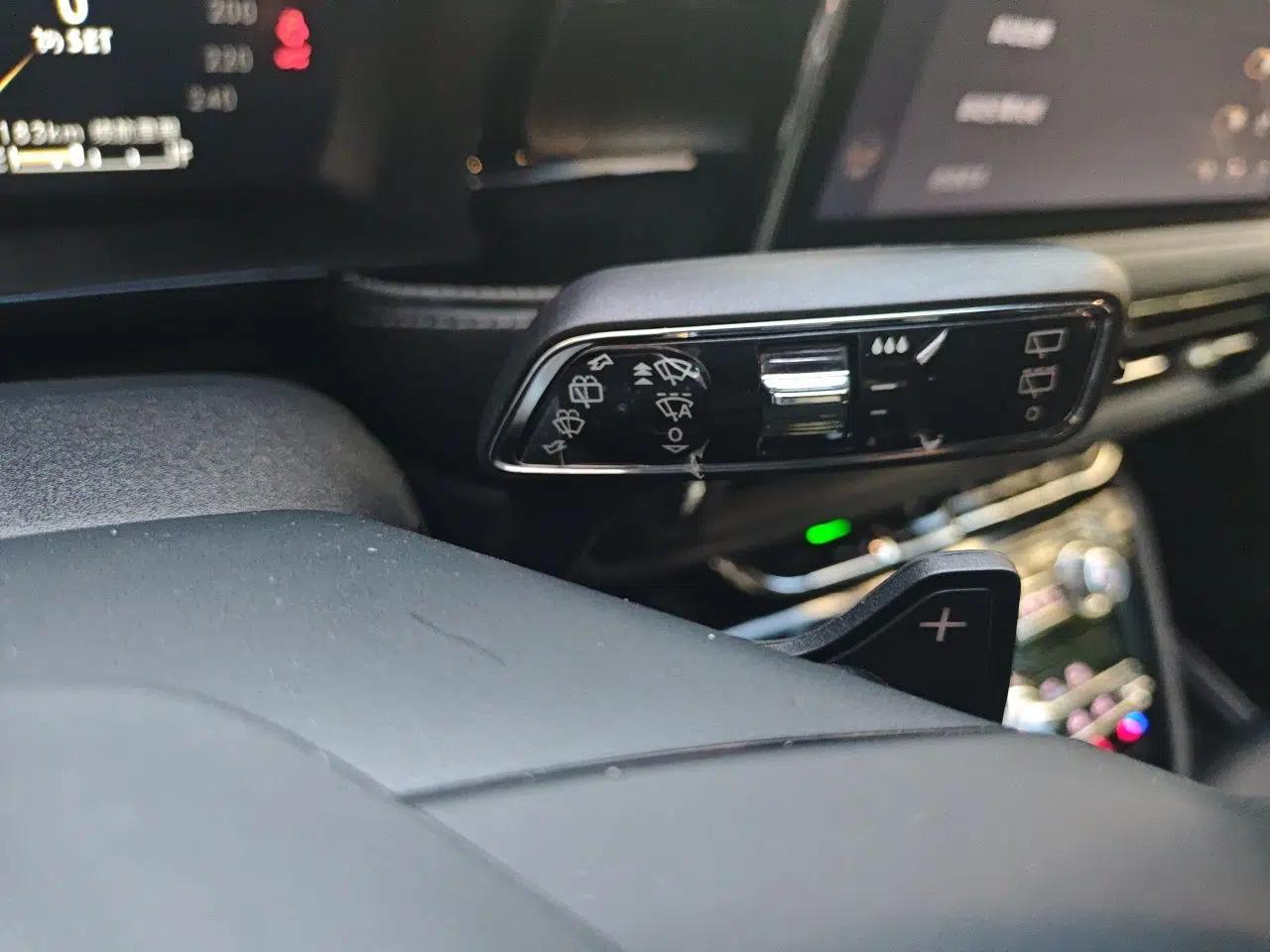 Lincoln Corsair 2021 2.0T Two-Wheel Drive Deluxe Edition — миниатюра 15