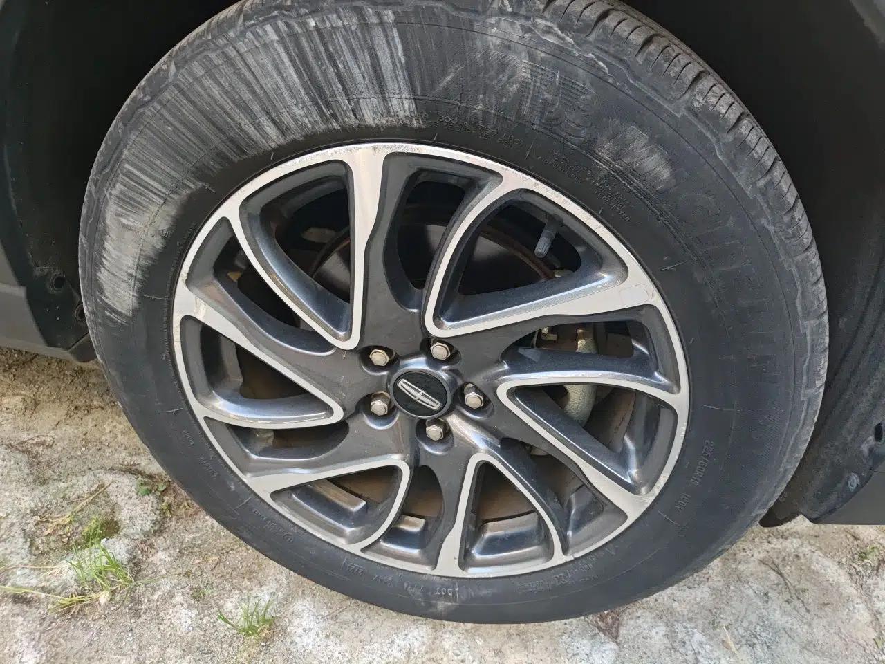 Lincoln Corsair 2021 2.0T Two-Wheel Drive Deluxe Edition — миниатюра 8