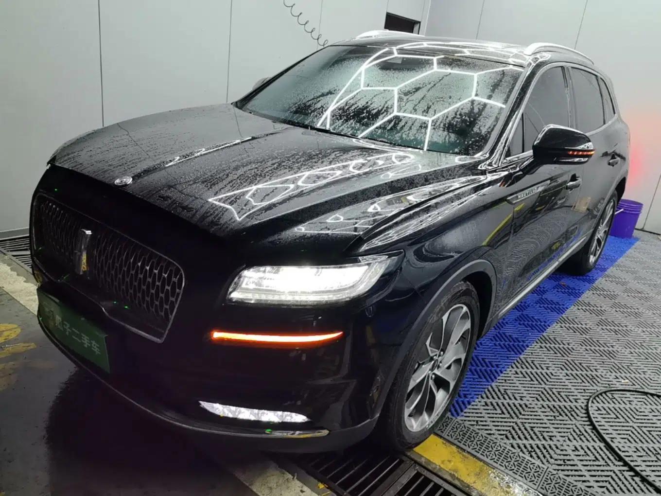 Lincoln Nautilus 2021 2.0T Four-Wheel Drive Luxury Edition — миниатюра 1