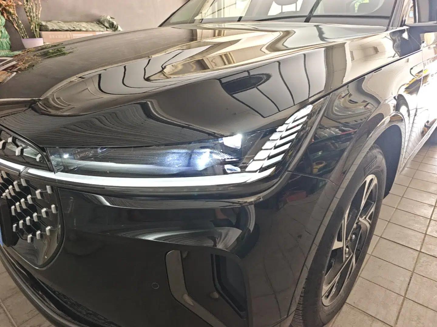 Lincoln Nautilus 2023 2.0T All-Wheel-Drive Luxury Hybrid Edition — миниатюра 9