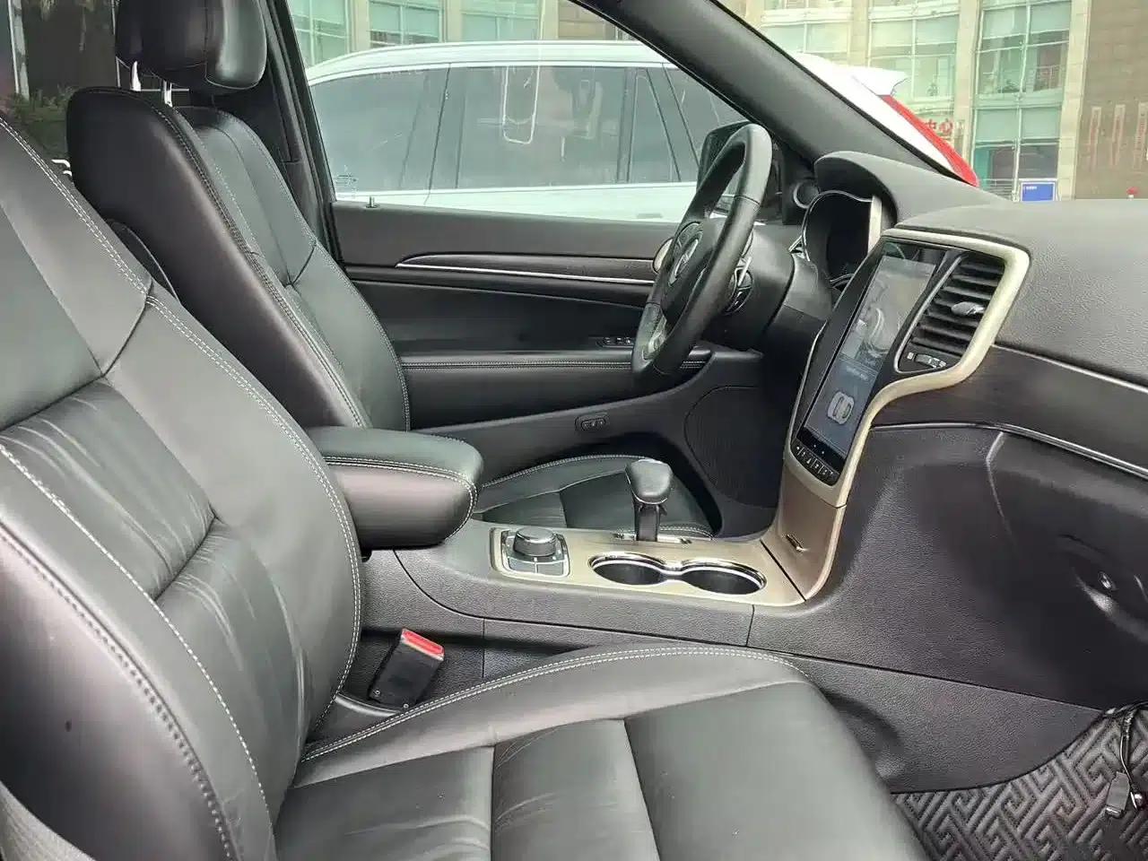 2015 Jeep Grand Cherokee Imported 3.0TD Diesel Comfort Navigation Edition — миниатюра 4