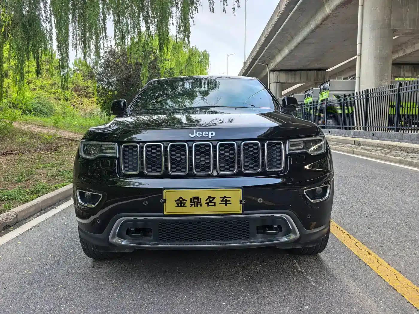 2021 Jeep Grand Cherokee 3.0L 80th Anniversary Edition (Imported) — миниатюра 2