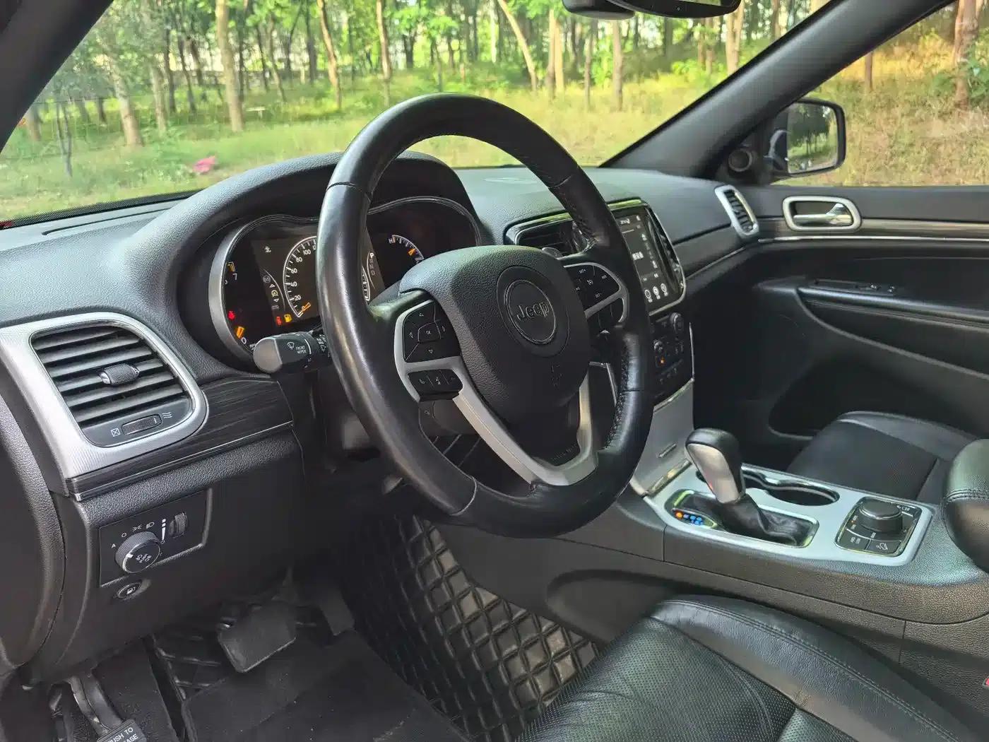 2021 Jeep Grand Cherokee 3.0L 80th Anniversary Edition (Imported) — миниатюра 17
