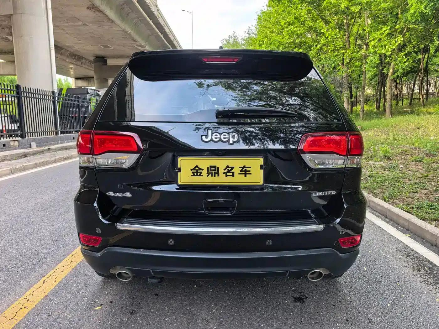 2021 Jeep Grand Cherokee 3.0L 80th Anniversary Edition (Imported) — миниатюра 4