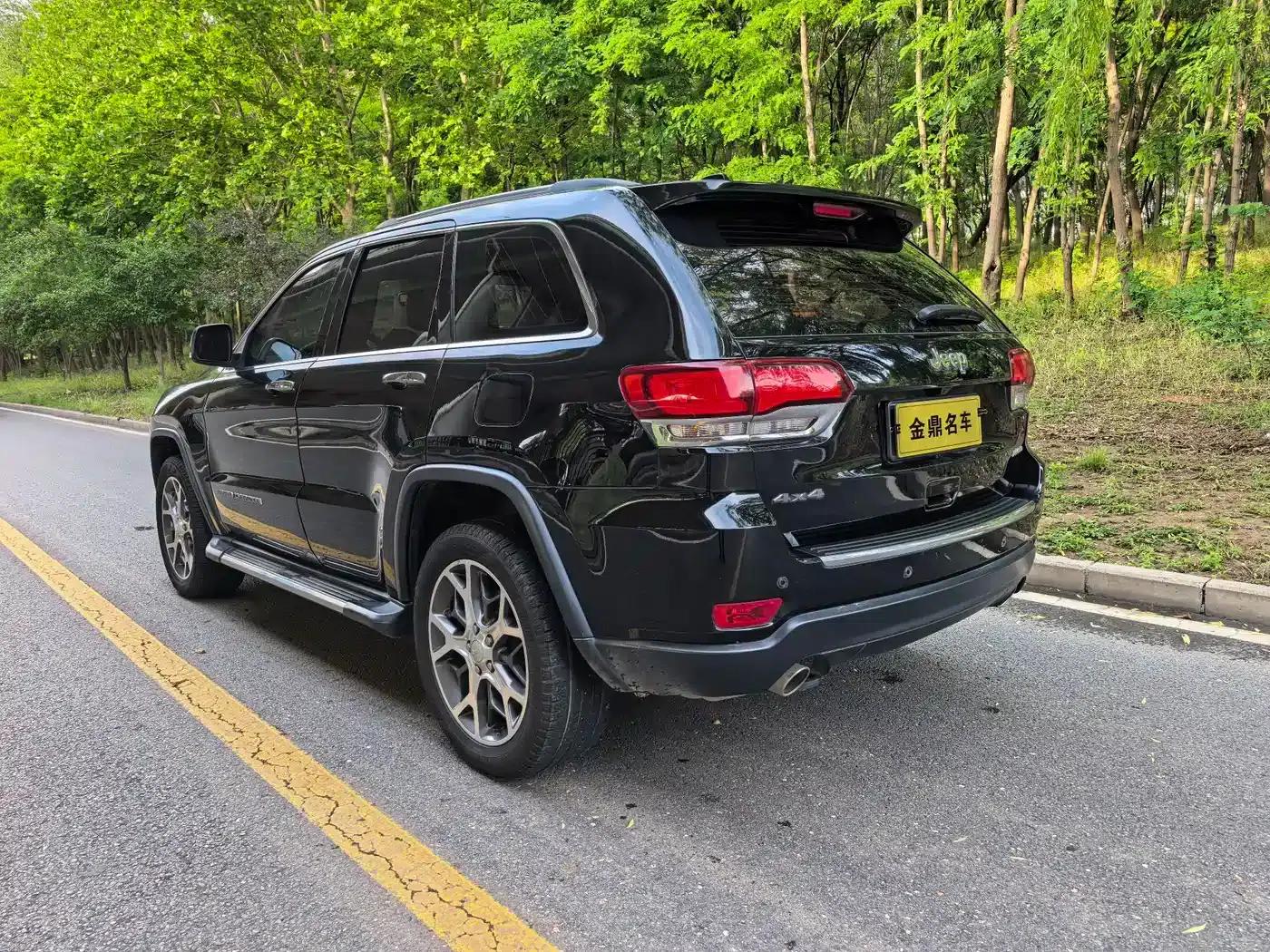 2021 Jeep Grand Cherokee 3.0L 80th Anniversary Edition (Imported) — миниатюра 6