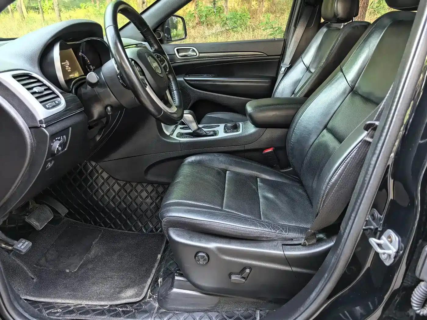 2021 Jeep Grand Cherokee 3.0L 80th Anniversary Edition (Imported) — миниатюра 8