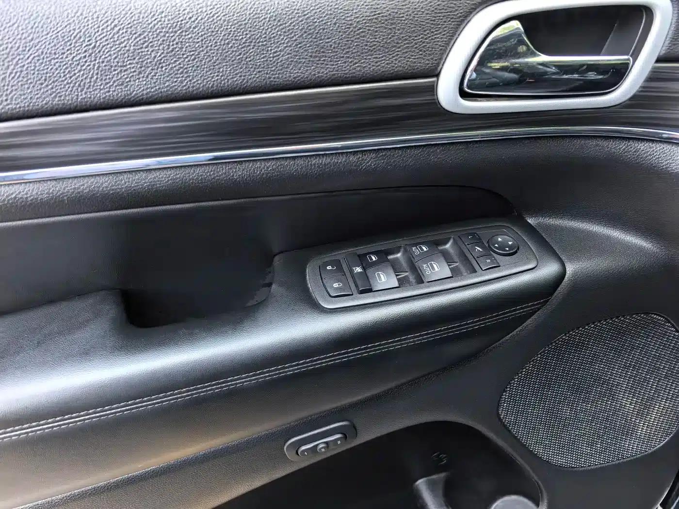 2021 Jeep Grand Cherokee 3.0L 80th Anniversary Edition (Imported) — миниатюра 9