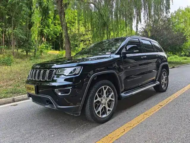 2021 Jeep Grand Cherokee 3.0L 80th Anniversary Edition (Imported)
