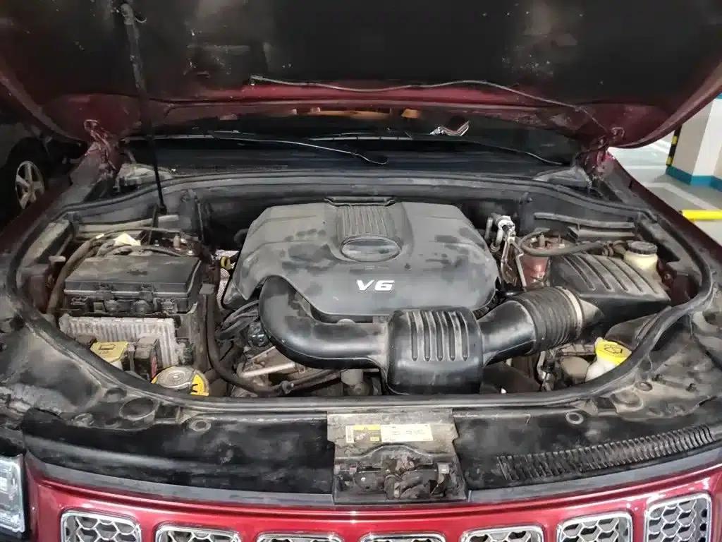 2014 Jeep Grand Cherokee Imported Model 3.6L Elite Navigation Edition — миниатюра 11
