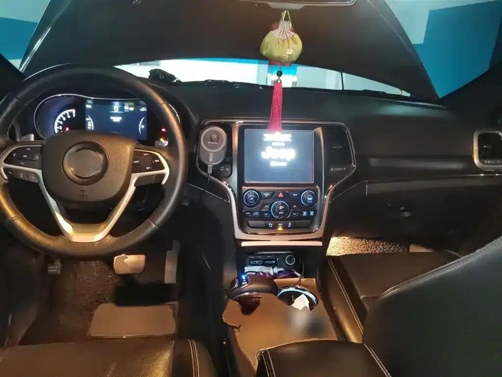 2014 Jeep Grand Cherokee Imported Model 3.6L Elite Navigation Edition — миниатюра 13