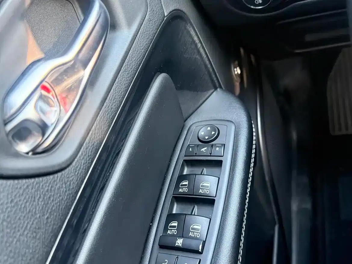 Commander PHEV 2020 2.0T Plug-in Hybrid Enjoy Edition — миниатюра 18