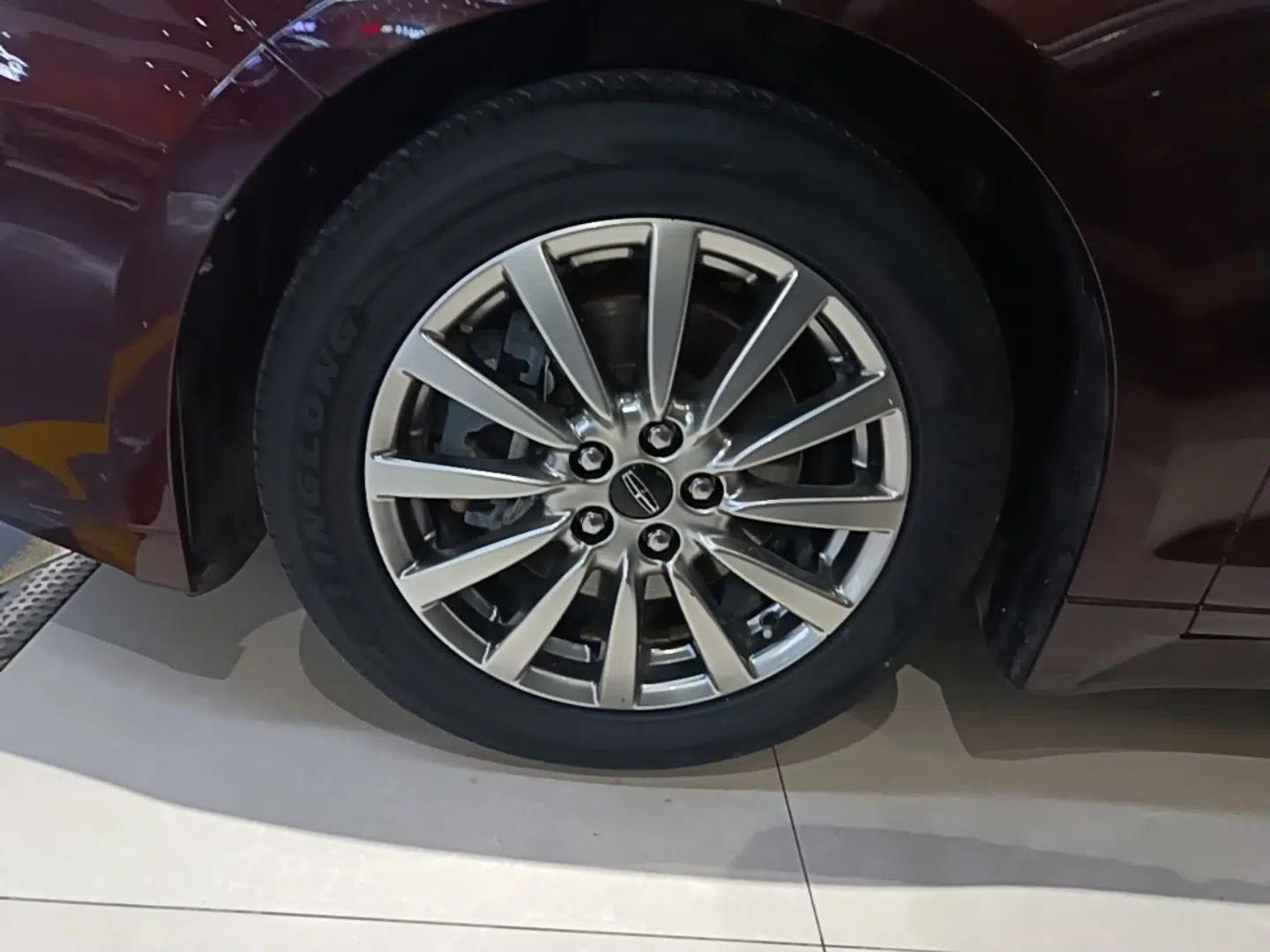 Lincoln MKZ 2018 2.0T Premium Edition — миниатюра 8