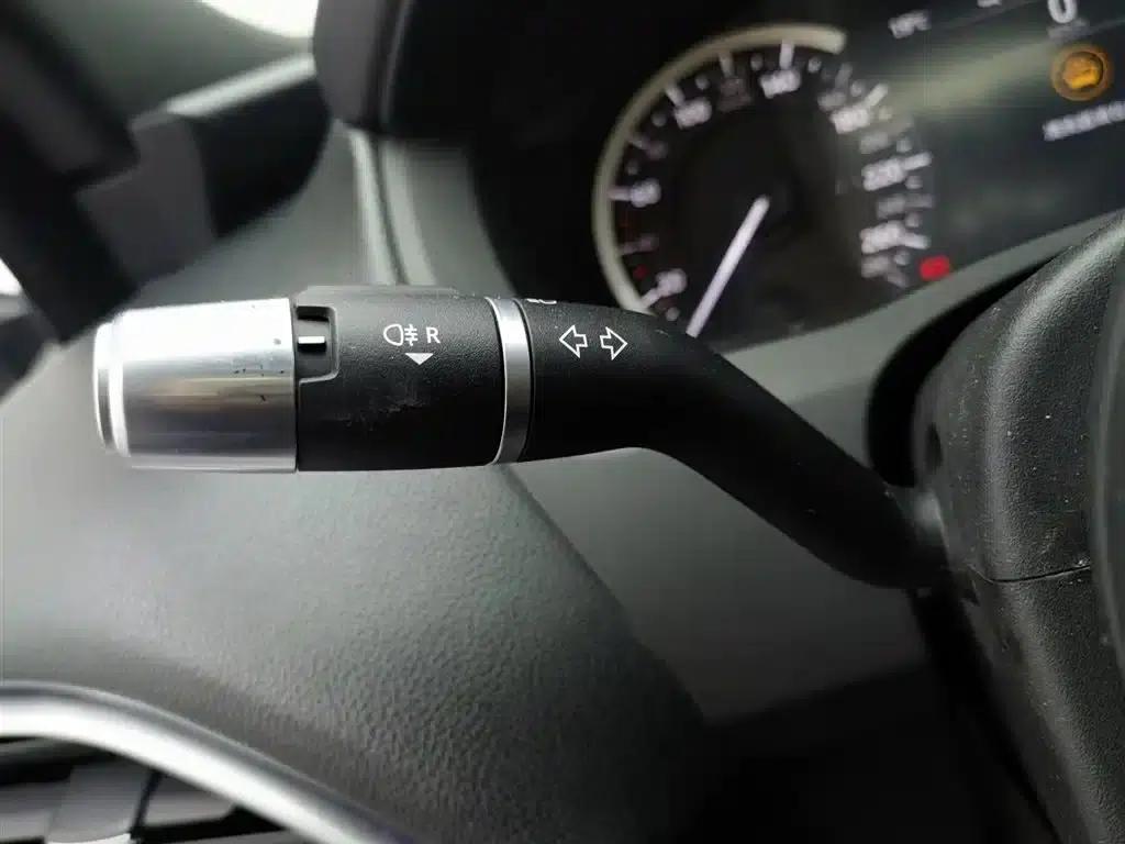 Jaguar XEL 2020 2.0T 200PS R-DYNAMIC Youth Sport Edition — миниатюра 21