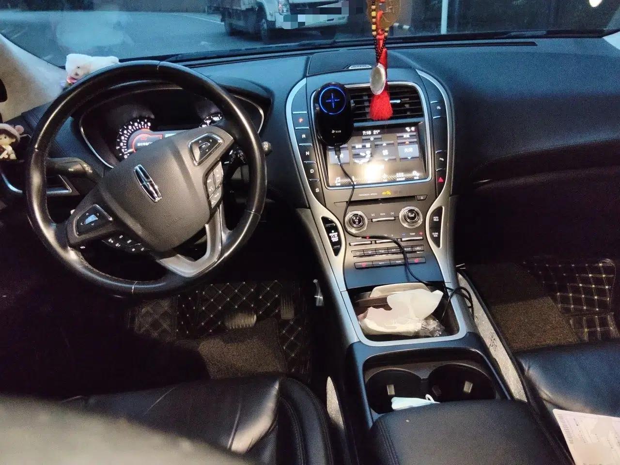 Lincoln MKX 2017 2.0T Two-Wheel Drive Deluxe Edition — миниатюра 10