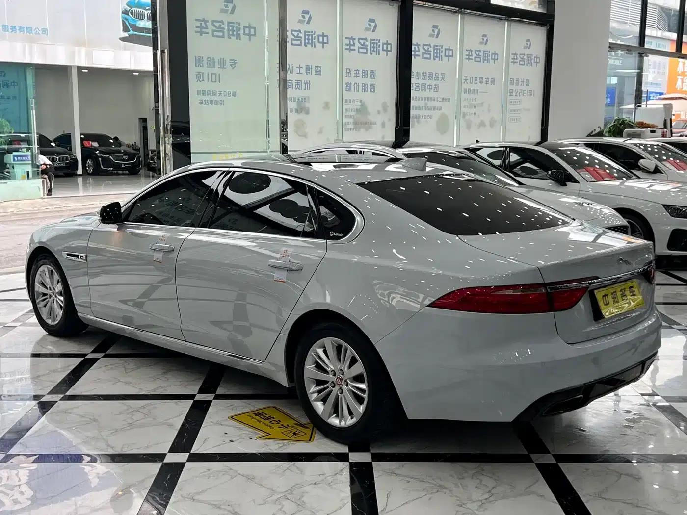 2017 Jaguar XFL 2.0T 240PS Luxury Edition — миниатюра 16