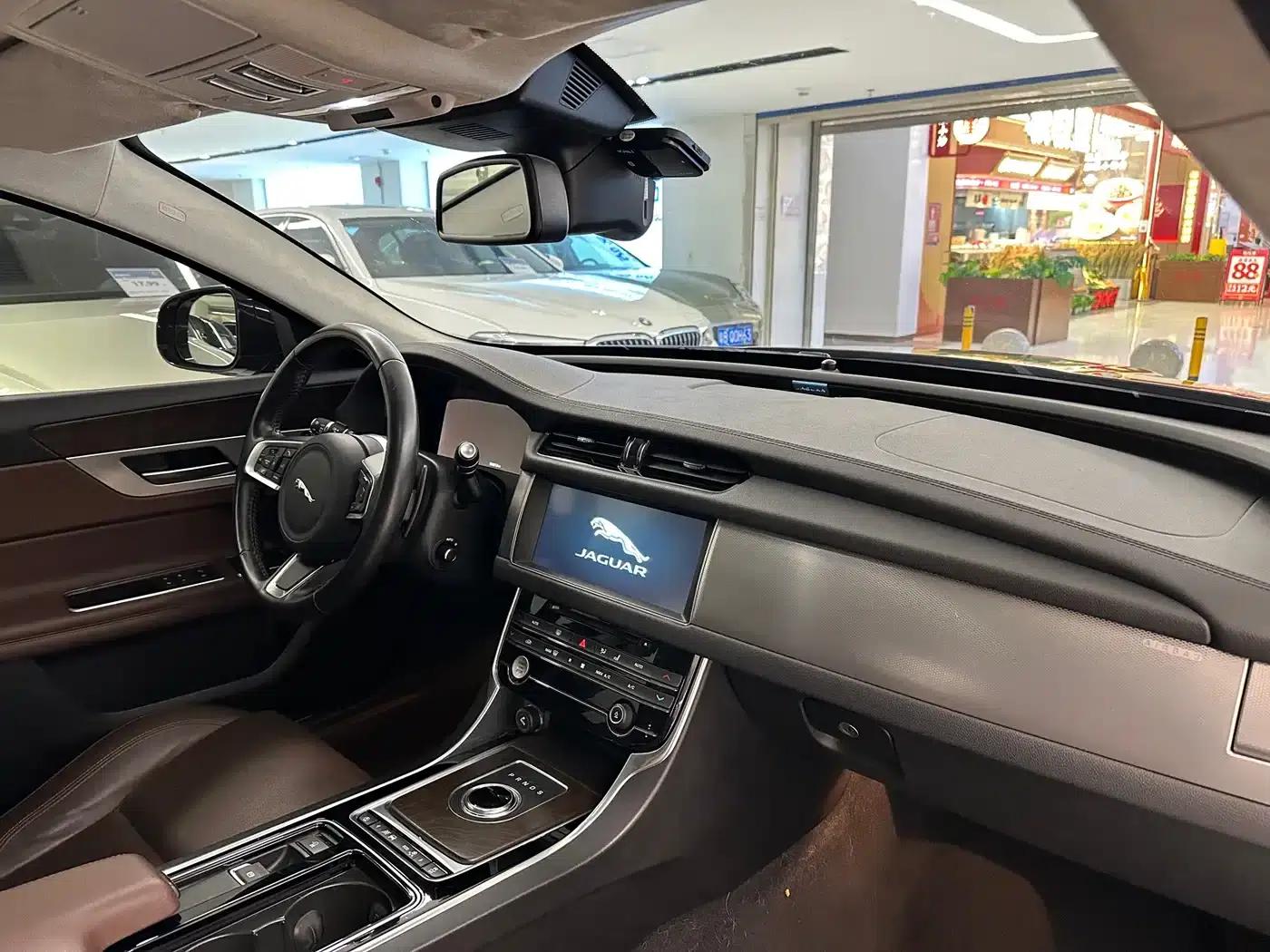 2018 Jaguar XFL 2.0T 250PS Luxury Edition — миниатюра 12