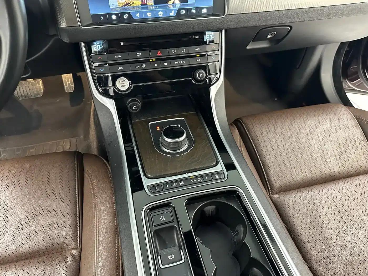 2018 Jaguar XFL 2.0T 250PS Luxury Edition — миниатюра 20