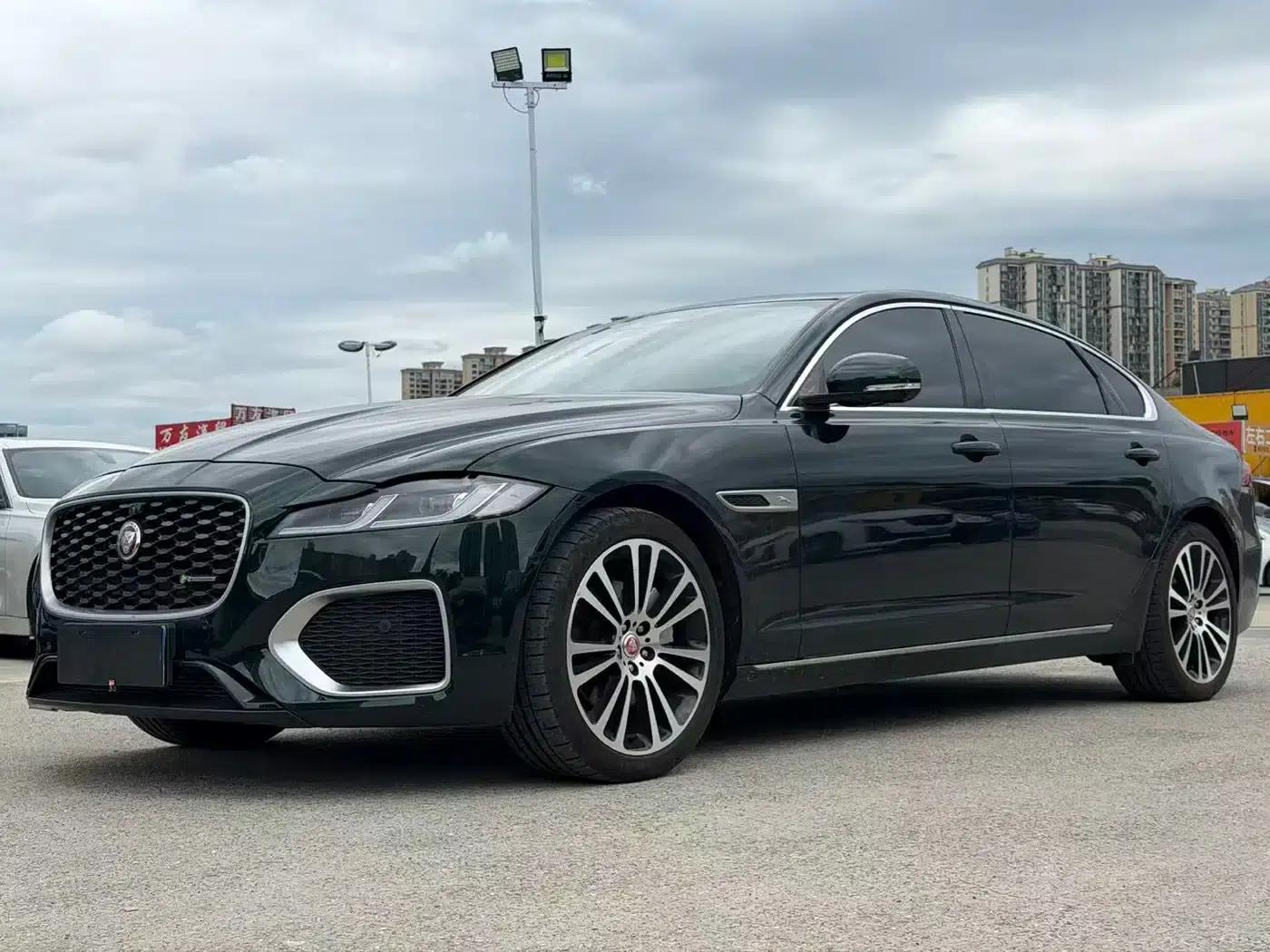 Jaguar XFL 2024 2.0T P250 2WD Luxury Edition — миниатюра 1