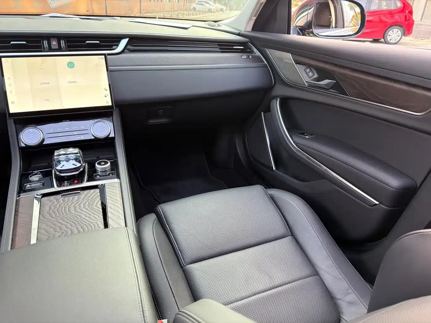 Jaguar XFL 2024 2.0T P250 2WD Luxury Edition — миниатюра 11