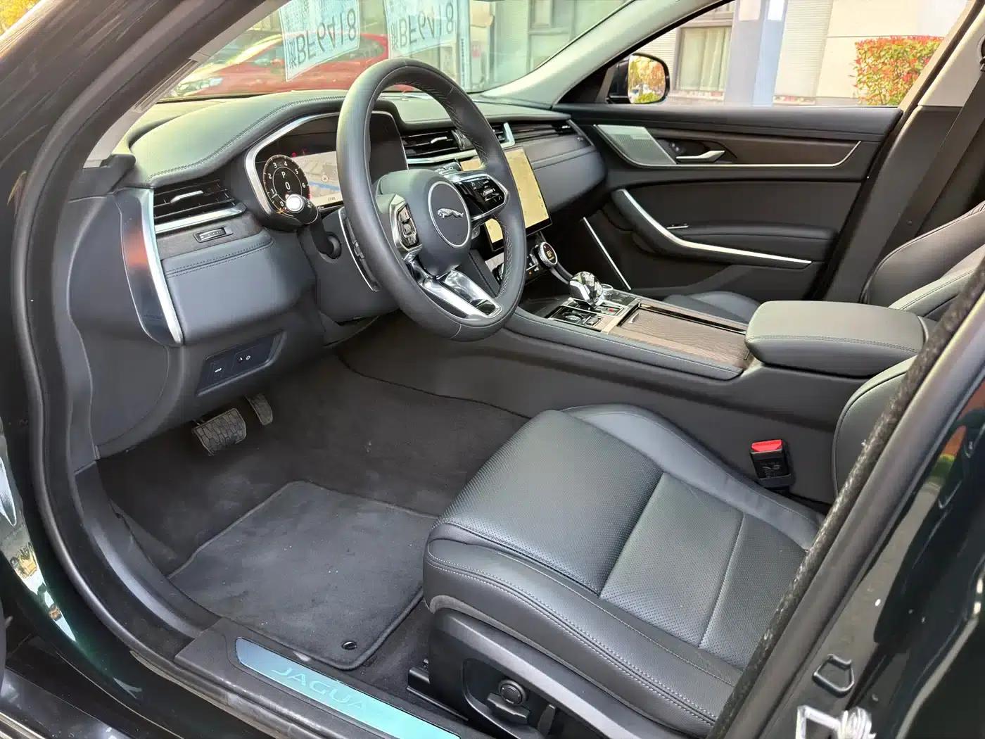 Jaguar XFL 2024 2.0T P250 2WD Luxury Edition — миниатюра 6