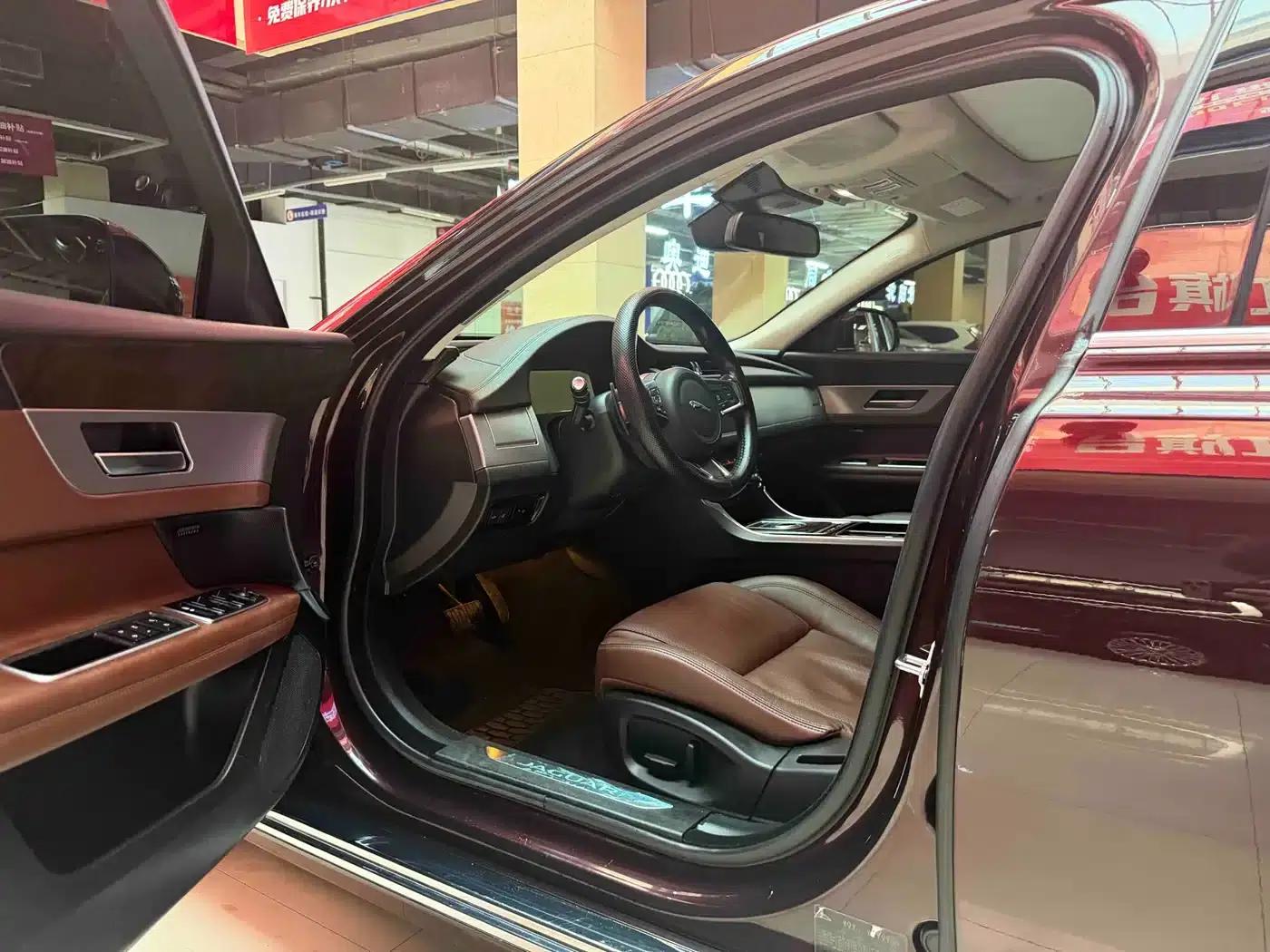 2018 Jaguar XFL 2.0T 250PS Luxury Edition — миниатюра 4