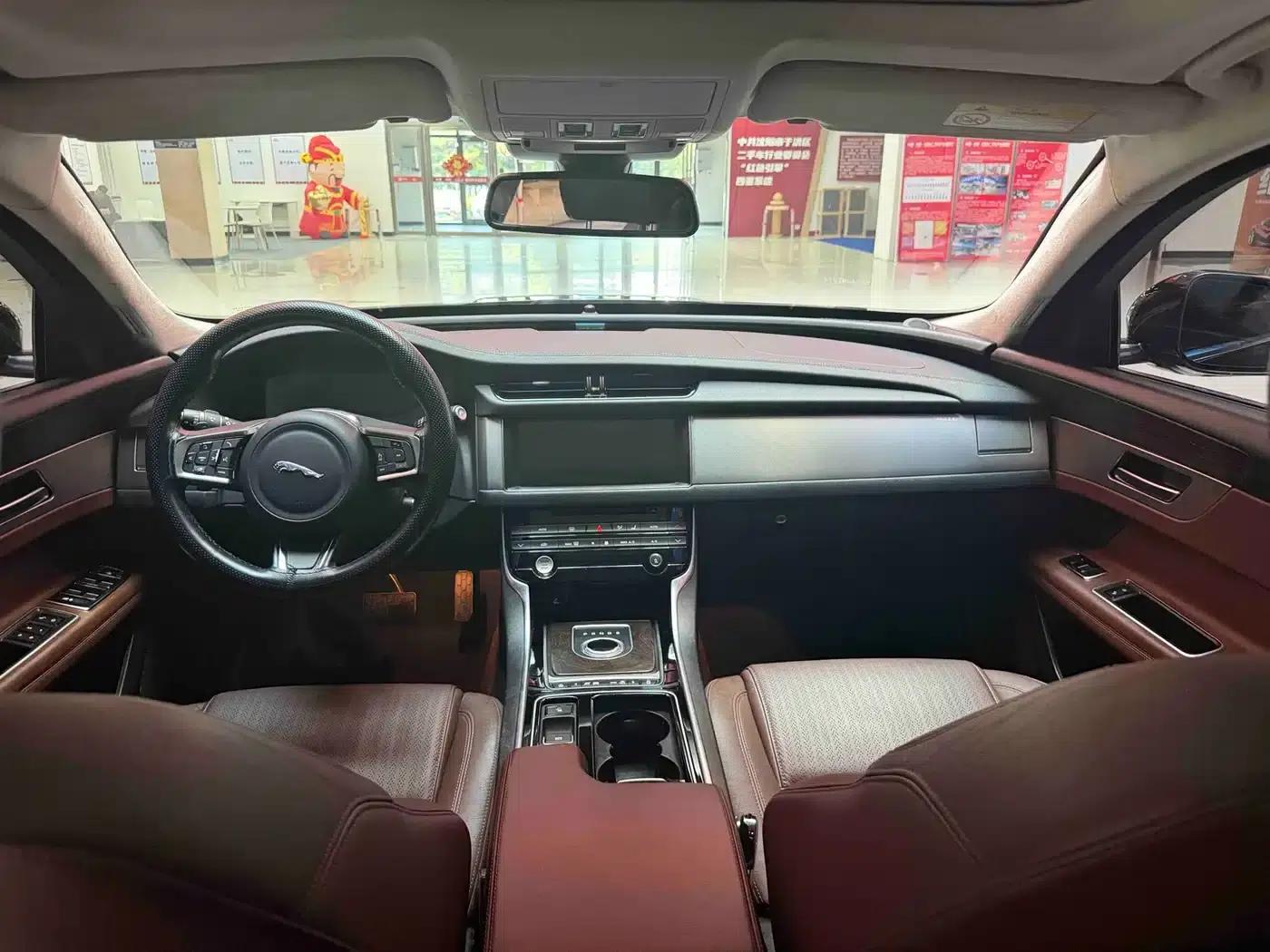 2018 Jaguar XFL 2.0T 250PS Luxury Edition — миниатюра 5